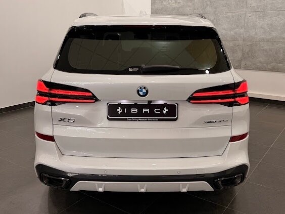2025 BMW X5 40d IV (G05/G18) Рестайлинг, белый - вид 4