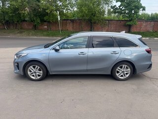 2021 Kia Ceed III, серебристый, 1600000 рублей, вид 3