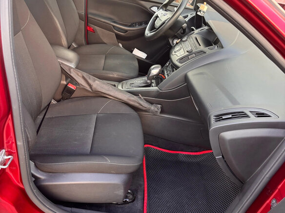 2017 Ford Focus III Рестайлинг, красный, 1059000 рублей - вид 7
