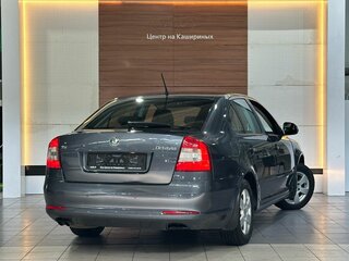 2011 Skoda Octavia DSG7 II (A5) Рестайлинг, серый, 799990 рублей, вид 4