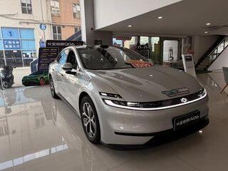 2026 Changan Qiyuan A06 28.39 kWh, серебристый, 2450000 рублей, вид 1