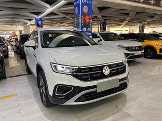 2022 Volkswagen Tayron I Рестайлинг, белый, 2600000 рублей, вид 3