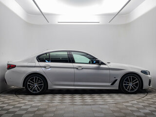 2022 BMW 5 серии 523i VII (G30/G31/G38) Рестайлинг, белый, 4097000 рублей, вид 4