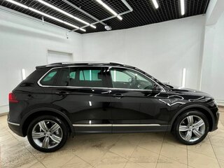 2018 Volkswagen Tiguan II, чёрный, 2650000 рублей, вид 4