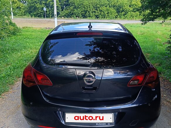 2010 Opel Astra J, чёрный, 800000 рублей - вид 4