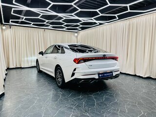 2020 Kia K5 III, белый, 2599999 рублей, вид 4