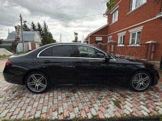 2018 Mercedes-Benz E-Класс 200 V (W213, S213, C238), чёрный, 3550000 рублей, вид 4