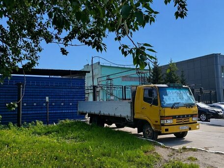 1996 Fuso (Mitsubishi) Fighter, жёлтый, 1900000 рублей, вид 1