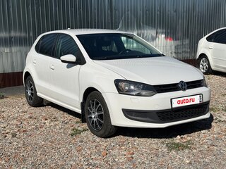 2010 Volkswagen Polo V, белый, 650000 рублей, вид 3