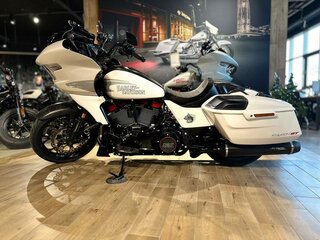 2024 Harley-Davidson CVO Road Glide ST, белый, 4900000 рублей, вид 5