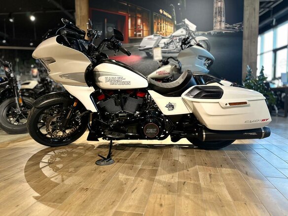 2024 Harley-Davidson CVO Road Glide ST, белый, 4900000 рублей - вид 4