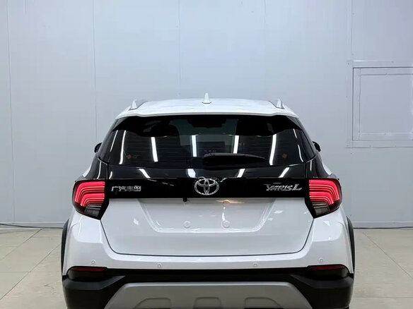 2022 Toyota Yaris L X XP150 Рестайлинг, белый, 1019099 рублей - вид 4