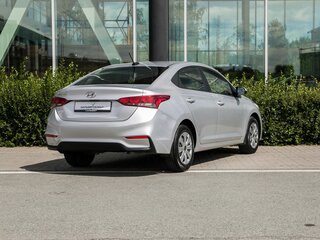 2017 Hyundai Solaris II, серебристый, 1130000 рублей, вид 2