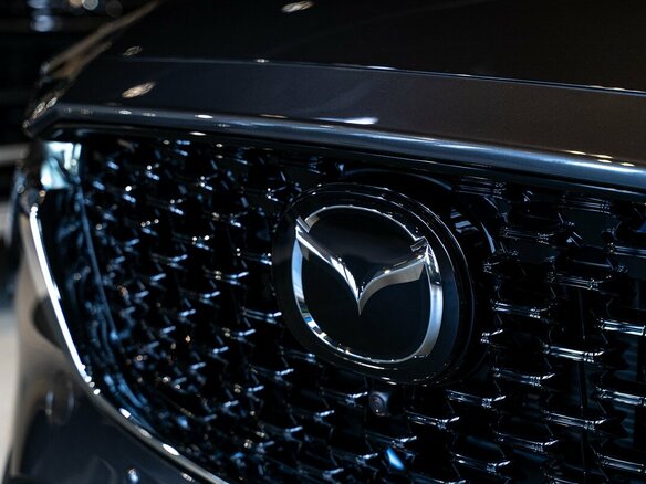 2026 Mazda CX-5 II Рестайлинг, серый - вид 4