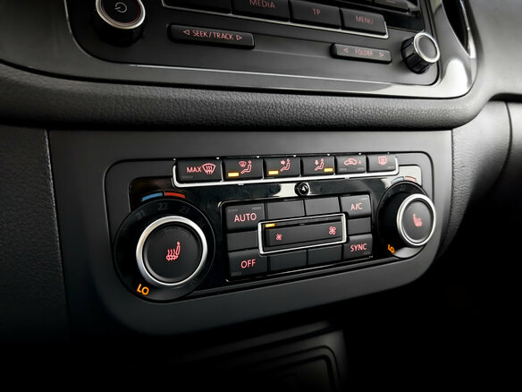 2014 Volkswagen Tiguan I Рестайлинг, чёрный - вид 25