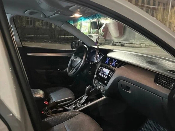 2018 Skoda Octavia III (A7) Рестайлинг, белый - вид 9
