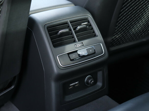 2023 Audi A4 45 TFSI V (B9) Рестайлинг, чёрный - вид 26