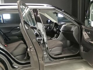 2025 Solaris HC, чёрный, 3175000 рублей, вид 4
