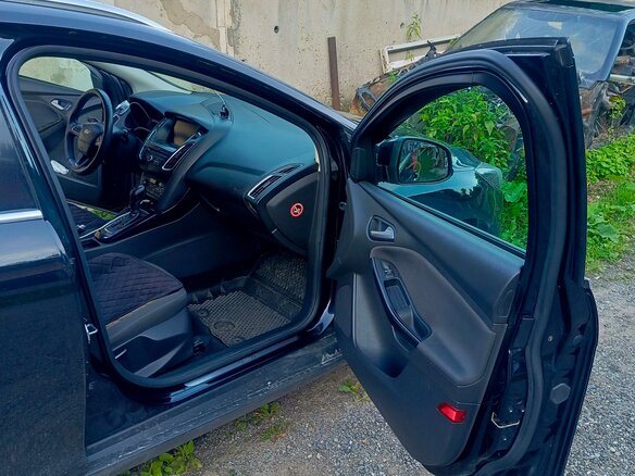 2015 Ford Focus III Рестайлинг, чёрный, 950000 рублей - вид 10