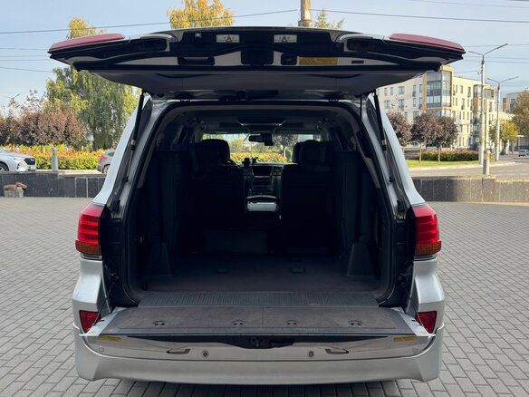2010 Lexus LX 570 III, серебристый, 3999999 рублей - вид 19