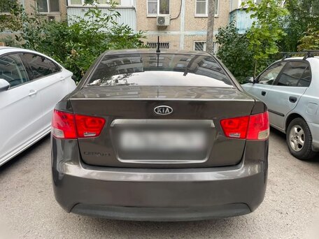 2010 Kia Cerato 6-speed II, золотистый, 700000 рублей, вид 3