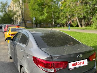 2015 Kia Rio III Рестайлинг, серый, 800000 рублей, вид 4