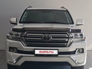 2017 Toyota Land Cruiser 200 Series Рестайлинг 2, белый, 6590000 рублей, вид 2