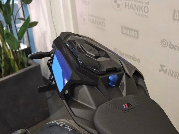 2026 BMW M 1000 R, чёрный - вид 5