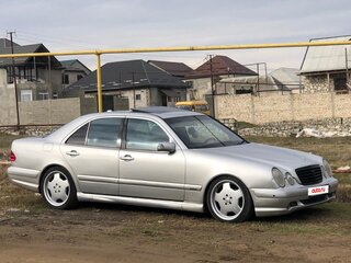 2000 Mercedes-Benz E-Класс 430 II (W210, S210) Рестайлинг, серебристый, 650000 рублей, вид 2