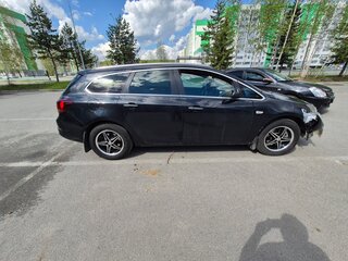 2013 Opel Astra J Рестайлинг, чёрный, 700000 рублей, вид 4