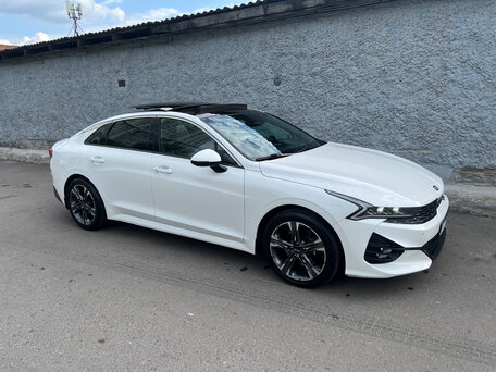 2020 Kia K5 III, белый, 2450000 рублей, вид 4