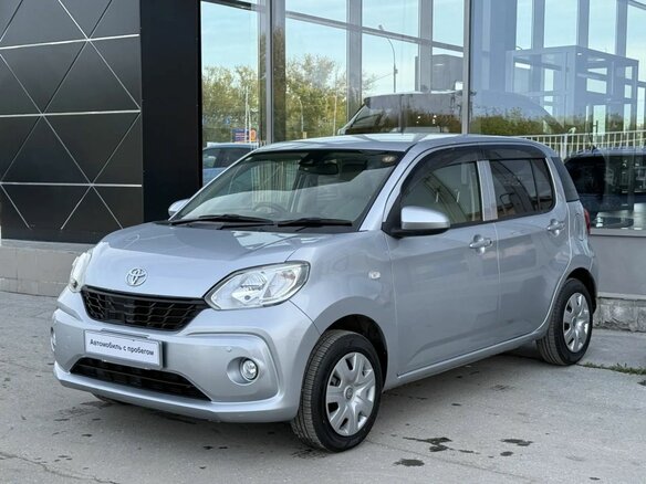 2016 Toyota Passo III, серый