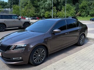 2018 Skoda Octavia III (A7) Рестайлинг, коричневый, 2100000 рублей, вид 2