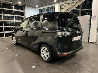 2020 Toyota Sienta II Рестайлинг, чёрный, 1859000 рублей, вид 5