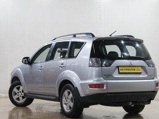2011 Mitsubishi Outlander II Рестайлинг, серебристый, 1099000 рублей, вид 4