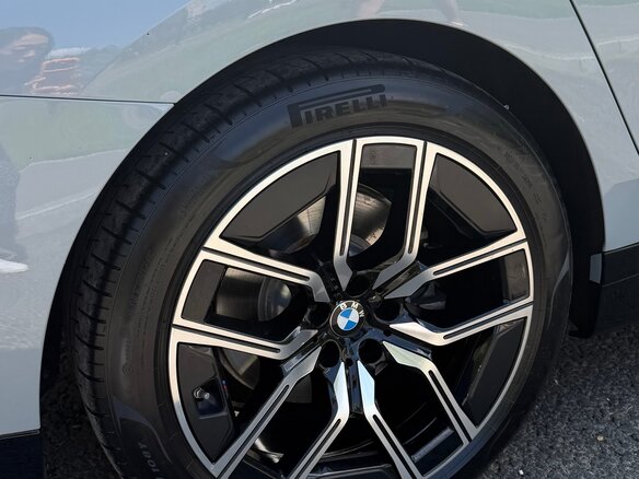 2023 BMW 7 серии 740d xDrive VII (G70), серый, 15700000 рублей - вид 11