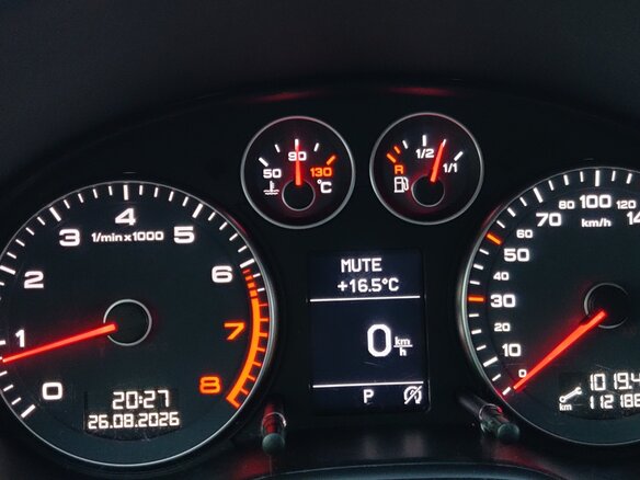 2011 Audi A3 II (8P) Рестайлинг 2, белый, 750000 рублей - вид 1