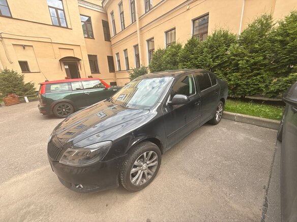 2011 Skoda Octavia II (A5) Рестайлинг, чёрный, 600000 рублей - вид 4