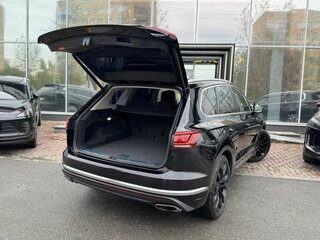 2019 Volkswagen Touareg III, чёрный, 4055000 рублей, вид 5