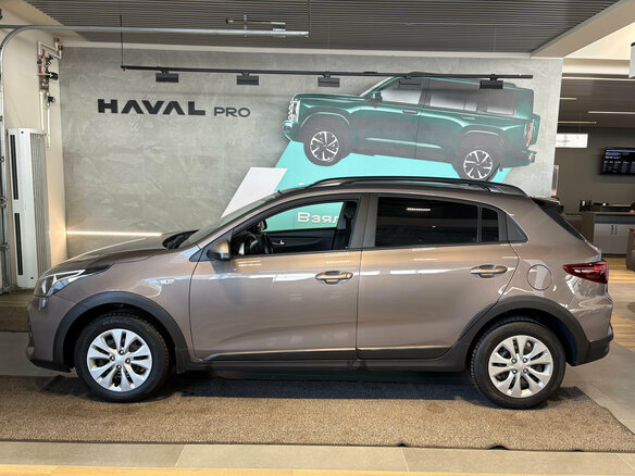 2022 Kia Rio X IV Рестайлинг, серый, 1780000 рублей - вид 5