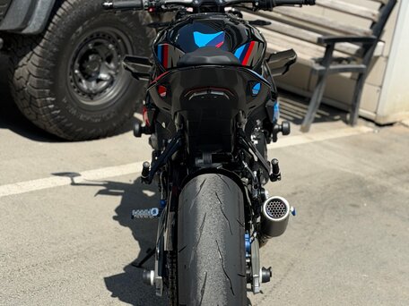 2025 BMW M 1000 R, чёрный, 2500000 рублей, вид 5