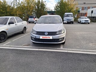 2017 Volkswagen Polo V Рестайлинг, серебристый, 681000 рублей, вид 1