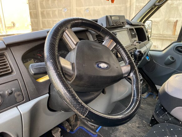 2011 Ford Transit, белый - вид 11