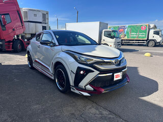 2019 Toyota C-HR I Рестайлинг, белый, 2450000 рублей, вид 1