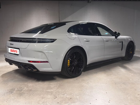 2026 Porsche Panamera Turbo S E-Hybrid III, серый, 34700000 рублей - вид 7