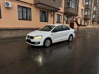 2017 Volkswagen Polo V Рестайлинг, белый, 1200000 рублей, вид 2