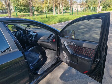 2010 Kia Cerato 6-speed II, чёрный, 650000 рублей, вид 5