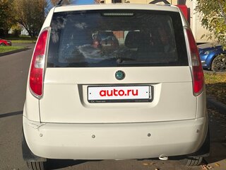 2012 Skoda Roomster I Рестайлинг, белый, 950000 рублей, вид 2