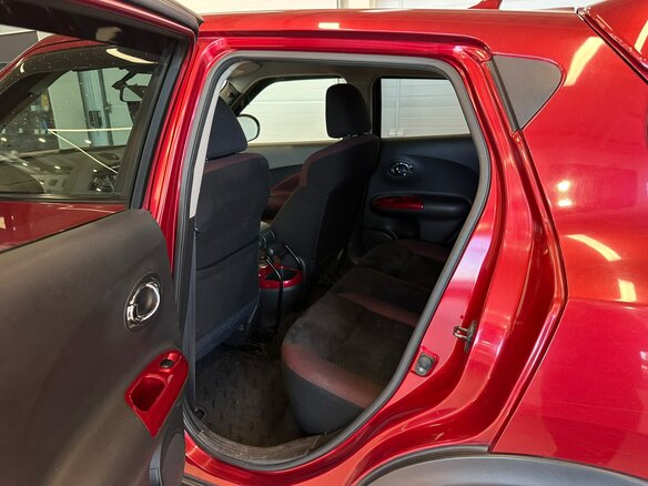 2010 Nissan Juke I, красный - вид 18