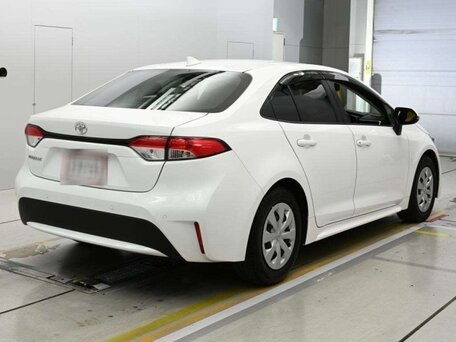 2022 Toyota Corolla XII (E210) Рестайлинг, белый, 1315000 рублей, вид 4
